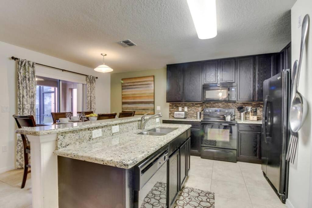 كيسيمي 4 Bedroom Quiet Pool Home المظهر الخارجي الصورة