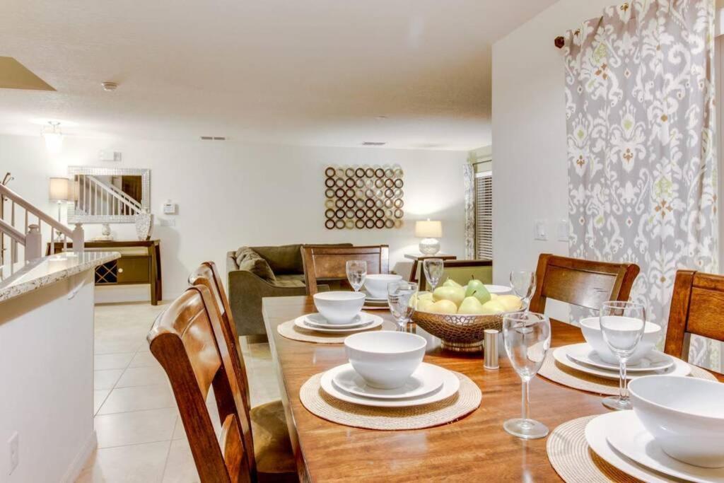 كيسيمي 4 Bedroom Quiet Pool Home المظهر الخارجي الصورة